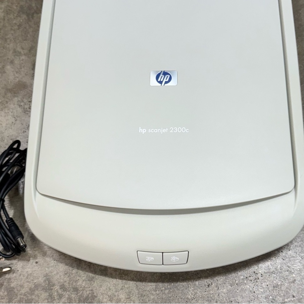 HP ScanJet 2300C Flatbed Photo Document Scanner USB Tested w Cables - Picture 2 of 8